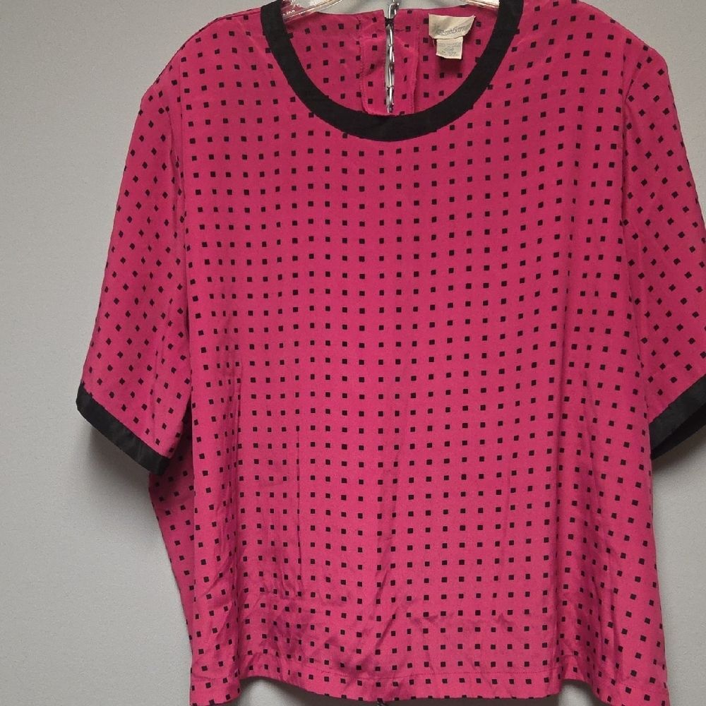 Maggie Barnes Pink and Black Geometric Blouse